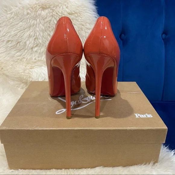 ❤️SOLD❤️Christian Louboutin Coral Pigalle patent - Picture 3 of 7
